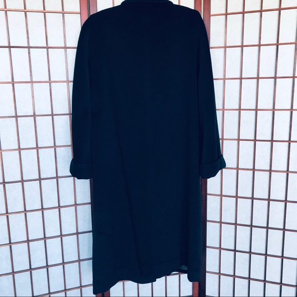 Double-breasted Classic Overcoat. - Picture 2 of 5